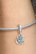 Çiçek Çift Sallantılı Charm