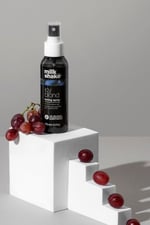 milk_shake-icy-blond-toning-spray-sari-7-ab65.jpg