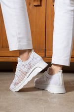 Kadın Beyaz Özel Örme Tasarım Papatya Desenli Kalın Taban Spor Ayakkabı Sneaker
