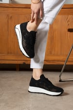 Kadın Siyah Özel Örme Tasarım Papatya Desenli Kalın Taban Spor Ayakkabı Sneaker