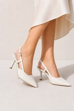 LISA Kadın Beyaz Sivri Burun 7 cm Topuklu Çiçek Dantel Desenli Rugan Slingback Ayakkabı