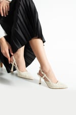 LISA Kadın Ekru Sivri Burun 7 cm Topuklu Çiçek Dantel Desenli Rugan Slingback Ayakkabı