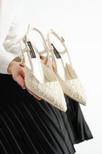 LISA Kadın Ekru Sivri Burun 7 cm Topuklu Çiçek Dantel Desenli Rugan Slingback Ayakkabı