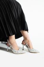 LISA Kadın Gümüş Sivri Burun 7 cm Topuklu Çiçek Dantel Desenli Rugan Slingback Ayakkabı
