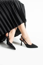 LISA Kadın Siyah Sivri Burun 7 cm Topuklu Çiçek Dantel Desenli Rugan Slingback Ayakkabı