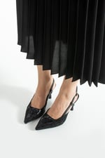 LISA Kadın Siyah Sivri Burun 7 cm Topuklu Çiçek Dantel Desenli Rugan Slingback Ayakkabı