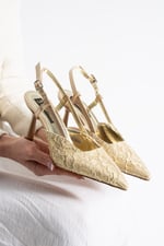 LISA KadınGold Sivri Burun 7 cm Topuklu Çiçek Dantel Desenli Rugan Slingback Ayakkabı
