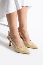 LISA KadınGold Sivri Burun 7 cm Topuklu Çiçek Dantel Desenli Rugan Slingback Ayakkabı