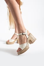 LOREVA Kadın Krem Platform Taban 9 cm Kalın Topuklu Bilekten Bantlı Sandalet