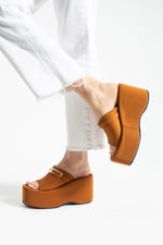 LUNARA Kadın Taba 10 cm Platform Topuk Tokalı Kalın Taban Terlik Sandalet