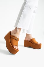 LUNARA Kadın Taba 10 cm Platform Topuk Tokalı Kalın Taban Terlik Sandalet