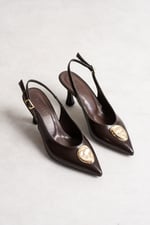 MEALIS Kadın Acı Kahve Kırışık Rugan Sivri Burun Gold Aksesuarlı Bilekten Bantlı 7 Cm Topuklu Slingback Ayakkabı
