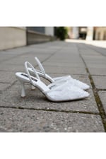 MEGGIE Kadın Beyaz Sivri Burun 7 cm Topuklu Tül Üzerine İnci İşlemeli Slingback Ayakkabı