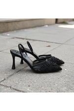 MEGGIE Kadın Siyah Sivri Burun 7 cm Topuklu Tül Üzerine İnci İşlemeli Slingback Ayakkabı