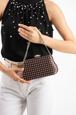 POLKIA Kahverengi Saten Kumaş Puantiye Desenli Zincir Askılı Klips Kapamalı Clutch Çanta