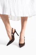 VELMORA Kadın Kahve Sivri Burun Slingback 11 cm İnce Topuk Taş Aksesuar Detaylı Ayakkabı