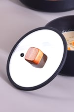 Bien Black 20 CM Silikon Çerçeveli Tencere Tava Cam Kapak (Akasya Ağacı Kulplu)