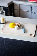 Fika Microban Kesme Tahtası Orta 254 x 368 x 8 MM - Bej