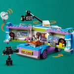 ADO-LGF41749 NEWSROOM VAN 4