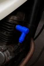 BUJİ BAŞLIĞI SLİKON MAVİ MOBYLETTE - CUB - VİTESLİ MOTOR - TK 03 - KUBA ÇİTA
