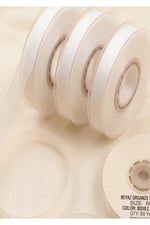 Beyaz Organze Kurdele Rulo 6 mm 23 mt – Dekoratif Hediye Paketi ve Süsleme Kurdelesi