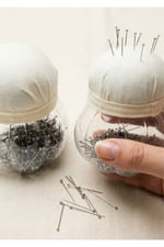 Kavanoz İğnedanlık Toplu İğne, Eşarp Düğün Nikah Nişan Kına Sünnet Takı İğne Kutusu 27mm - L1004553