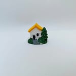 Mini Çam Ağaçlı Ev -Sarı-Teraryum Malzemesi