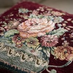Leke Tutmaz Şönil Dokuma Goblen Kırlent Kılıfı 45x45 cm Çiçek Desenli Vintage Kırlent Kılıfı - Bordo