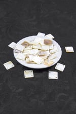 20x20 mm 4 Delikli Pul Doğal Taş Takı Aksesuar Malzemesi (15 Adet)
