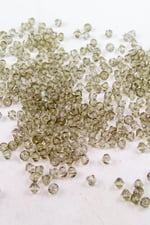 4 mm Piramit Koyu Gri Akrilik Boncuk Aksesuar Takı Malzemesi (25 Gram)