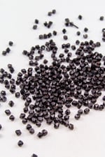 4 mm Piramit Siyah Boncuk Aksesuar Takı Malzemesi (25 Gram)
