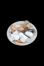 Gümüş 20 mm Yandan Delikli Plastik Pul Payet 30 Gr (Tülbent, Oya, Havlu Malzemesi)
