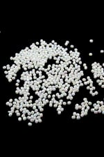 Güzel Beyaz Janjan 4 mm Plastik Boncuk Aksesuar Takı Malzemesi (25 Gr)