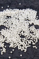 Krem Bej Tonunda 3 mm Plastik İnci Boncuk Takı Aksesuar Malzemesi (25 Gr)