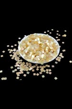 Sarı Janjan 6x6 mm Kare Ortadan Delikli Pul Payet 30 Gr (Tülbent, Oya, Havlu Malzemesi)