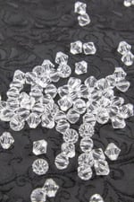 Şeffaf 10 mm Piramit Akrilik Boncuk Aksesuar (20 Gram)