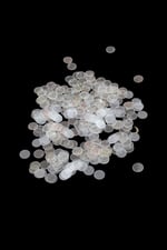 Şeffaf 10 mm Yandan Delikli Plastik Pul Payet 30 Gr (Tülbent, Oya, Havlu Malzemesi)