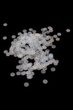 Şeffaf 8 mm Yandan Delikli Plastik Pul Payet 30 Gr (Tülbent, Oya, Havlu Malzemesi)