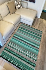 Cotton Kilim 21 Yeşil Zeminli Çizgili Desenli Dekoratif Yıkanabilen Dokuma Taban Kilim