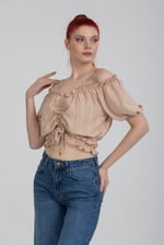 Bej Renk Önü Büzgülü Detaylı Balon Kol Crop Bluz - Bej
