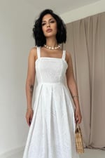 Beyaz Askılı Aparatlı Brode Elbise - Beyaz
