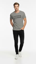 Erkek Minimal Logo Detaylı Modern Günlük T-Shirt