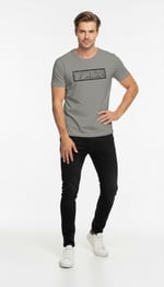 Erkek Minimal Logo Detaylı Modern Günlük T-Shirt