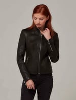 Hakiki Deri Slim Fit Kadın Ceket – Dik Yaka, Fermuarlı Zamansız Tasarım