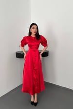 Kırmızı Düğme Kapamalı Saten Elbise - Kırmızı