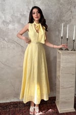 Sarı Brodeli Boynundan Bağlamalı Elbise - Sarı