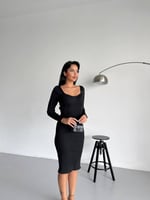 Triko Dokulu Uzun Kollu Vücuda Oturan Midi Elbise-Siyah - Siyah