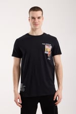 Urban Fotoğraf Baskılı Erkek T-Shirt – Streetwear Stil, Günlük Rahat Kalıp - Siyah
