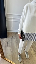 Beyaz Gömlek Detaylı Sweatshirt