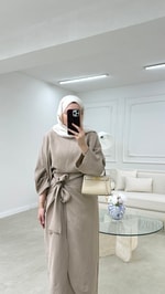 Fiyonk Detaylı Etekli Takım Bej
